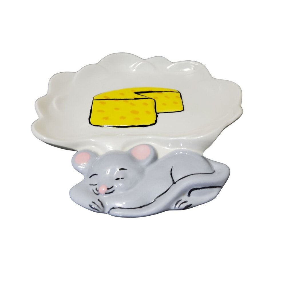 vintage 1979 handmade, handpainted ceramic mouse cheese serving plate.